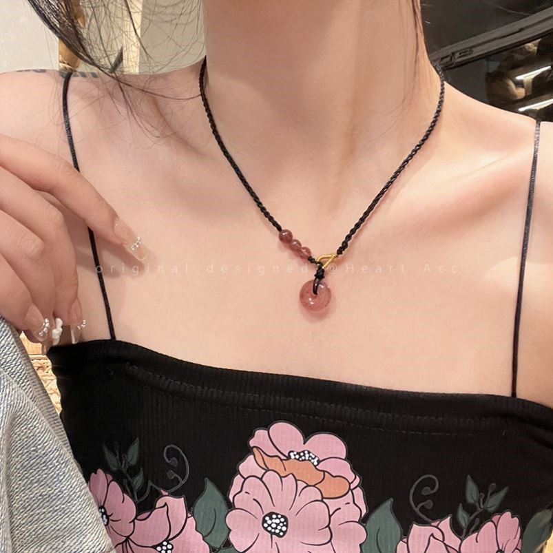 七夕草莓晶平安扣编织吊坠项链女夏锁骨链轻奢小众高级设计感挂绳