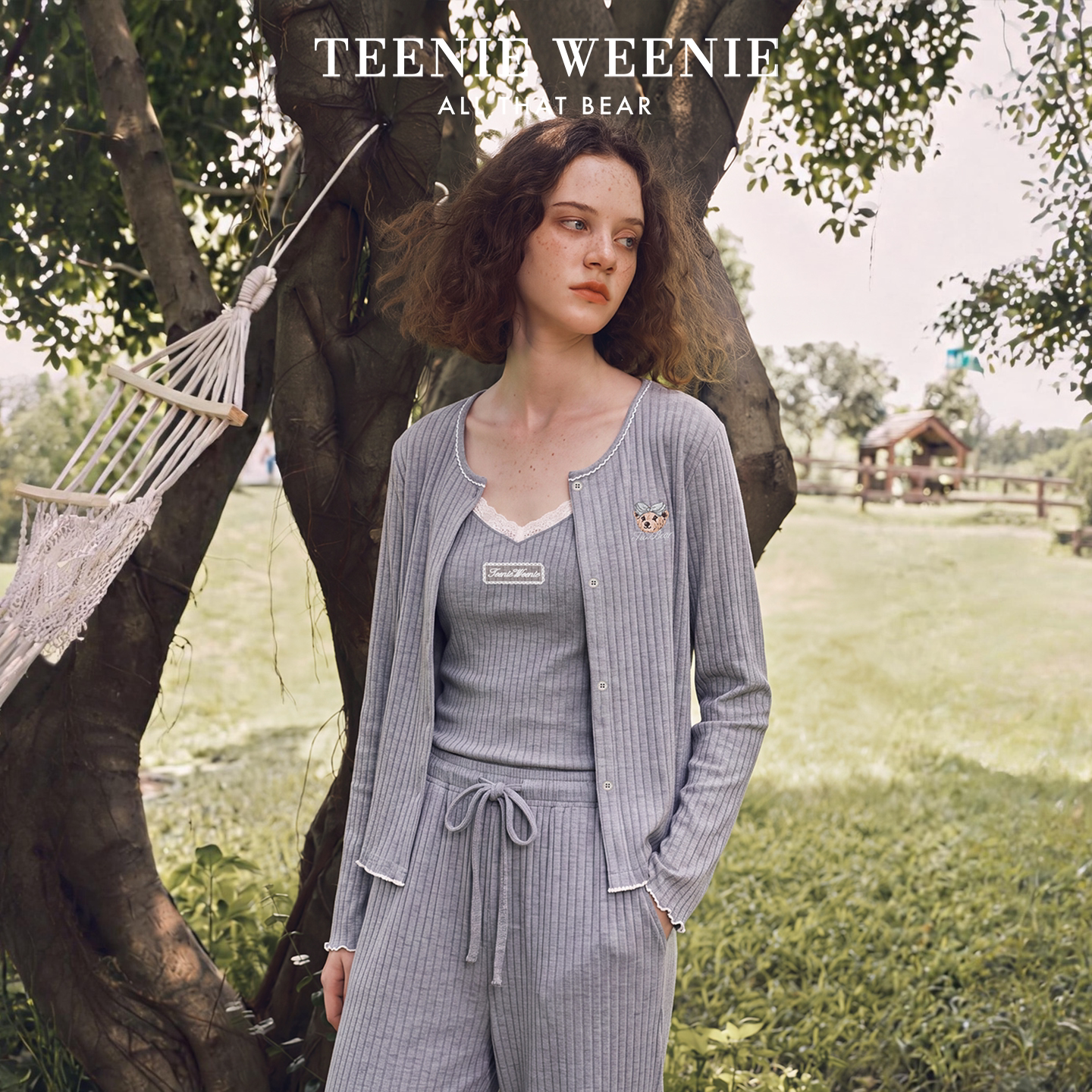 TeenieWeenie带胸垫睡衣女款春秋季新款深睡吊带三件套家居服套装