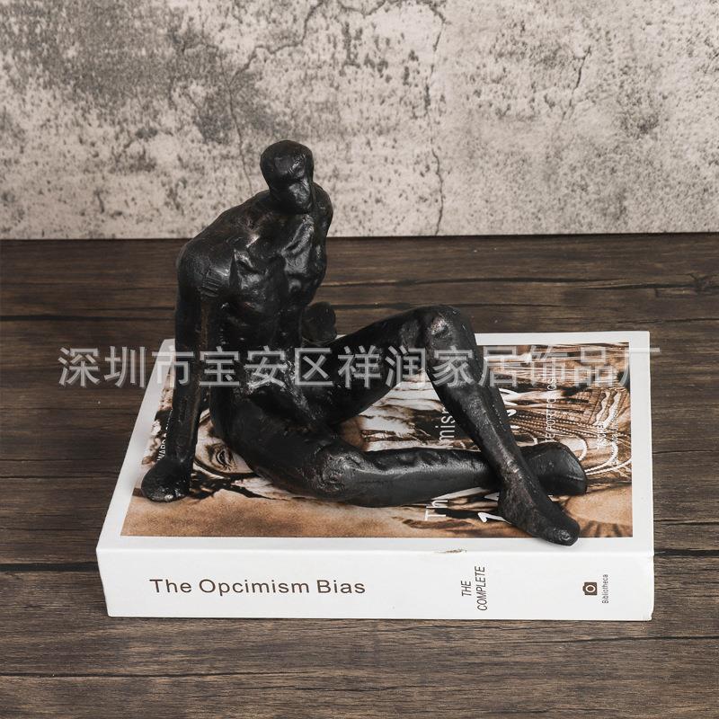 less简约现代创意艺术抽象铸铁人物摆件软装饰品样板房桌面摆设