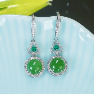 送老婆精致百搭高级感天然和田玉碧玉银白色蛋面耳环耳坠耳钩一对