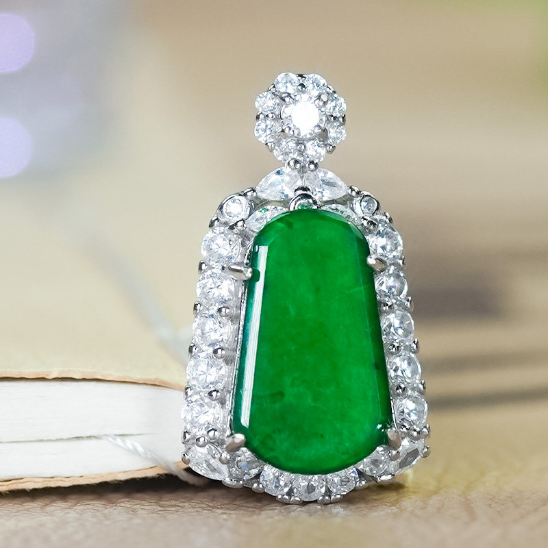 2025新款翡翠吊坠情人节送爱人