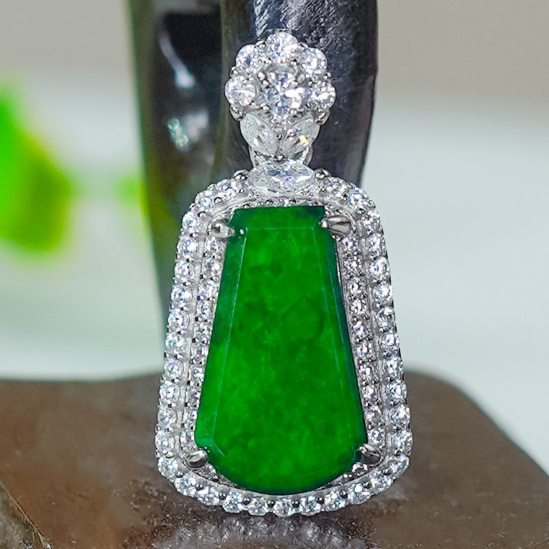 天然翡翠A货无事牌吊坠银镶精致豪镶满辣绿龙石翡翠扇形玉坠s88