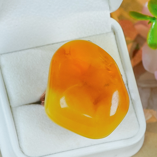 天然蜜蜡银镶嵌大气简约老蜜不规则蛋面戒指