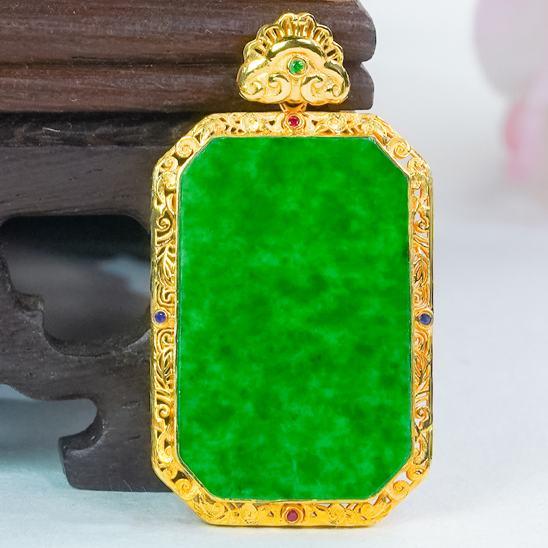 18k金镶玉吊坠天然翡翠A货精致镂空满绿祥云无事牌玉坠