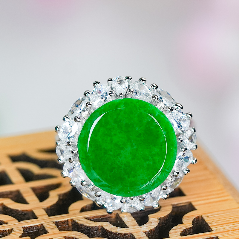 洛丽亚天然翡翠A货镶嵌精致大气豪镶龙石冰阳绿圆牌翡翠戒指