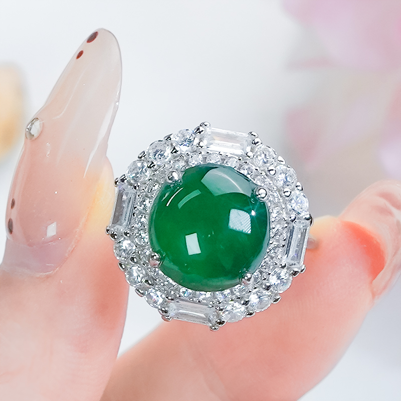 天然翡翠戒指A货冰辣绿椭圆蛋面