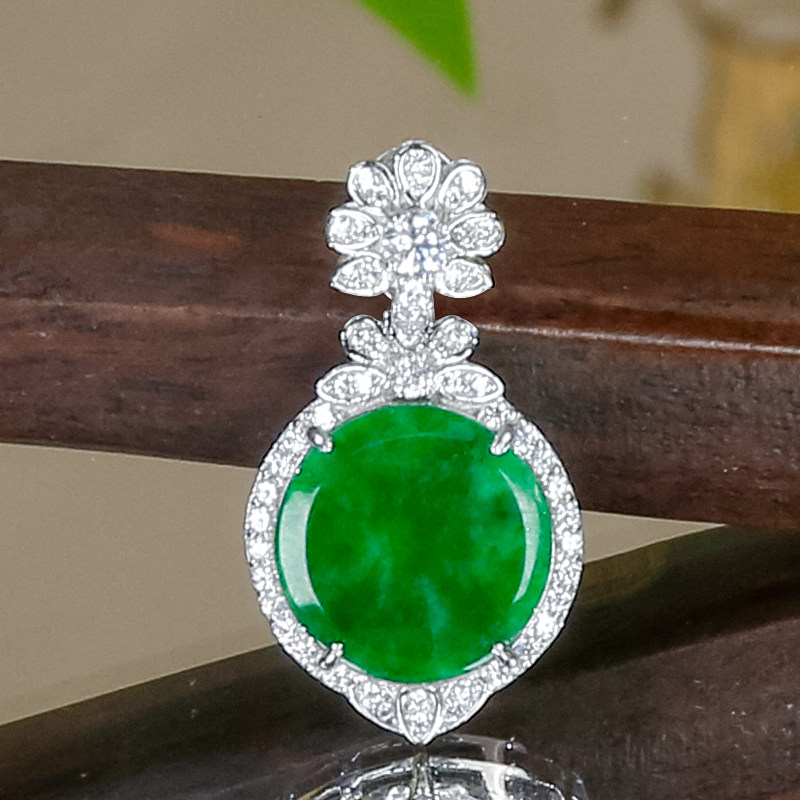 送老婆银镶嵌精致设计感花瓣扣头天然满绿翡翠圆牌单吊坠大号尺寸