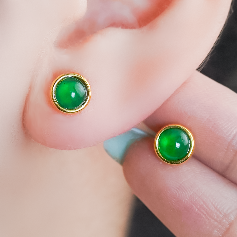 18K金镶玉天然高冰翡翠耳钉气质优雅古法工艺冰辣绿翡翠蛋面耳饰