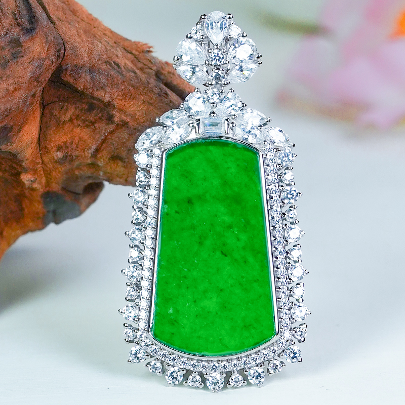 洛丽亚天然A货翡翠无事牌吊坠银镶嵌精致大气豪镶满辣绿扇形玉坠