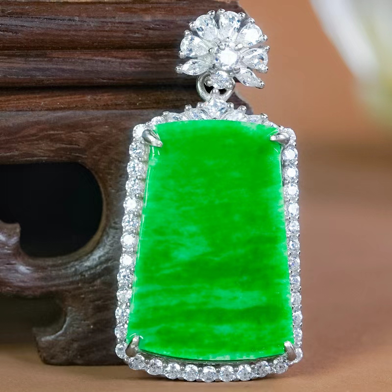 天然无事牌翡翠吊坠A货满绿项链