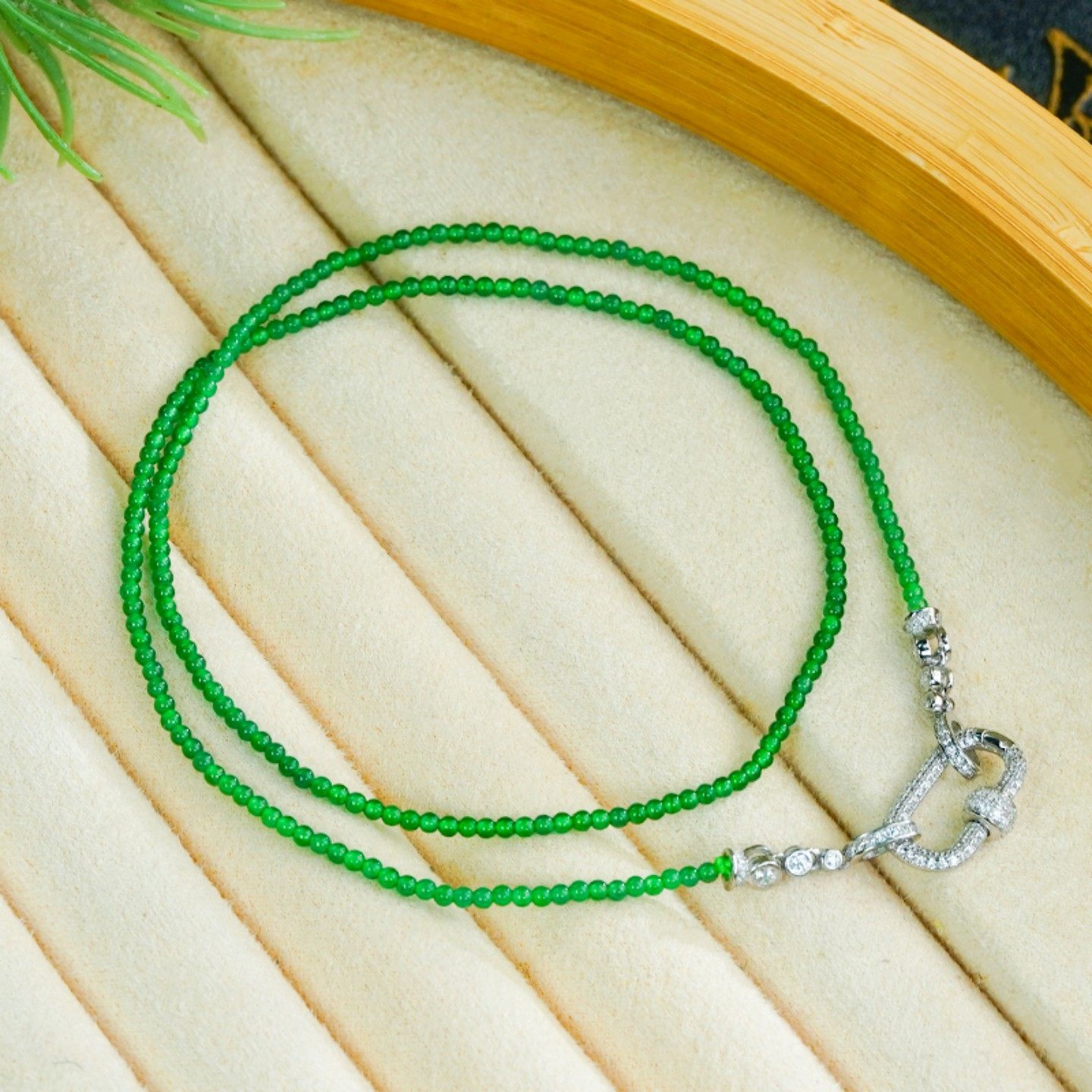 天然翡翠吊坠A货银镶嵌时尚满绿翡翠小米珠万能扣项链（大扣头