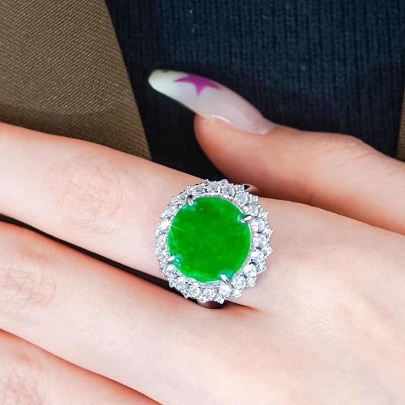 天然翡翠A货925银镶嵌气质时尚精美辣绿翡翠龙石种圆牌戒指开口戒