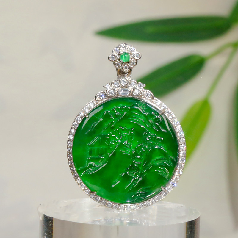 洛丽亚满辣绿天然翡翠A货 精雕山风款式圆牌吊坠