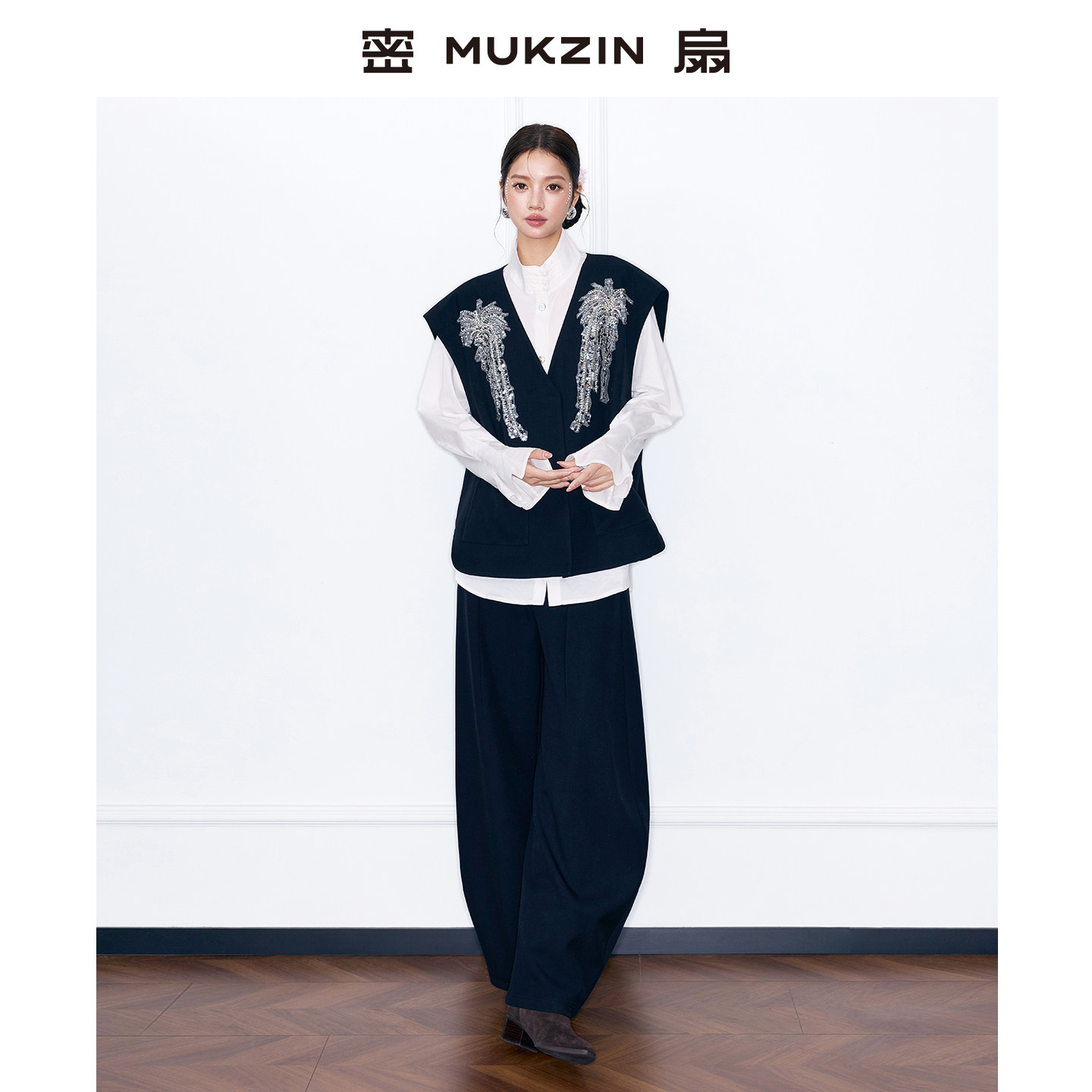 新中式国风刺绣马甲上衣套装