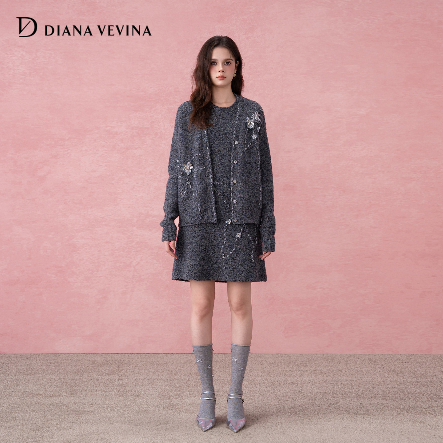 DIANAVEVINA2025秋冬新款钉珠针织开衫背心连衣裙女宽松百搭套装