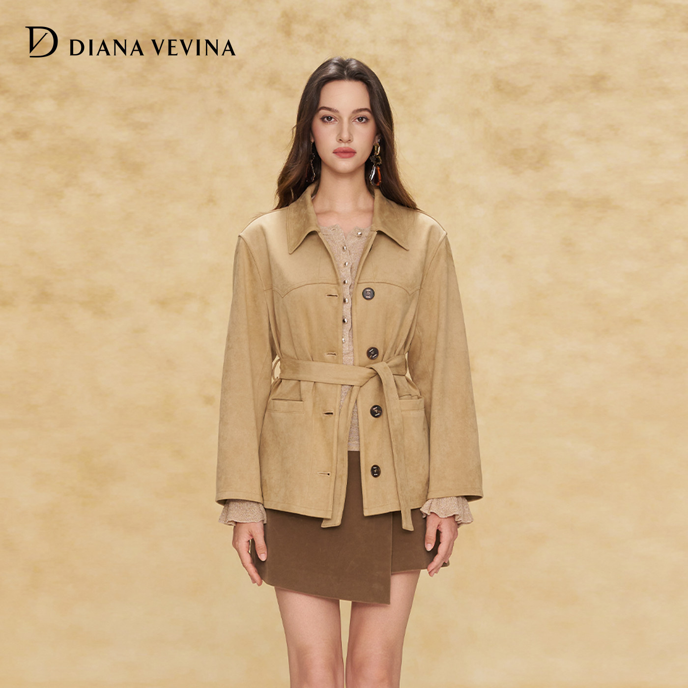 DIANAVEVINA2026秋新款复古卡其简约翻领女短收腰仿麂皮风衣外套