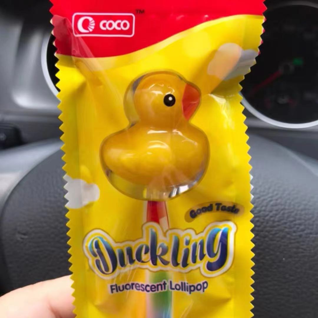 棒棒糖宝贝快吃进口coco小鸭子棒棒糖小黄鸭荧光棒可爱奶油
