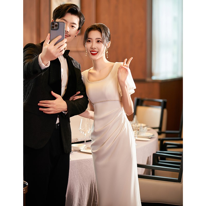 速发白色礼服日常可穿订婚连衣裙包臀敬酒服轻聚会领证登记小白裙