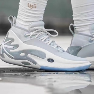 韦德之道11LOW无眠灰篮球鞋2024四季透气实战篮球鞋低帮摩擦有声