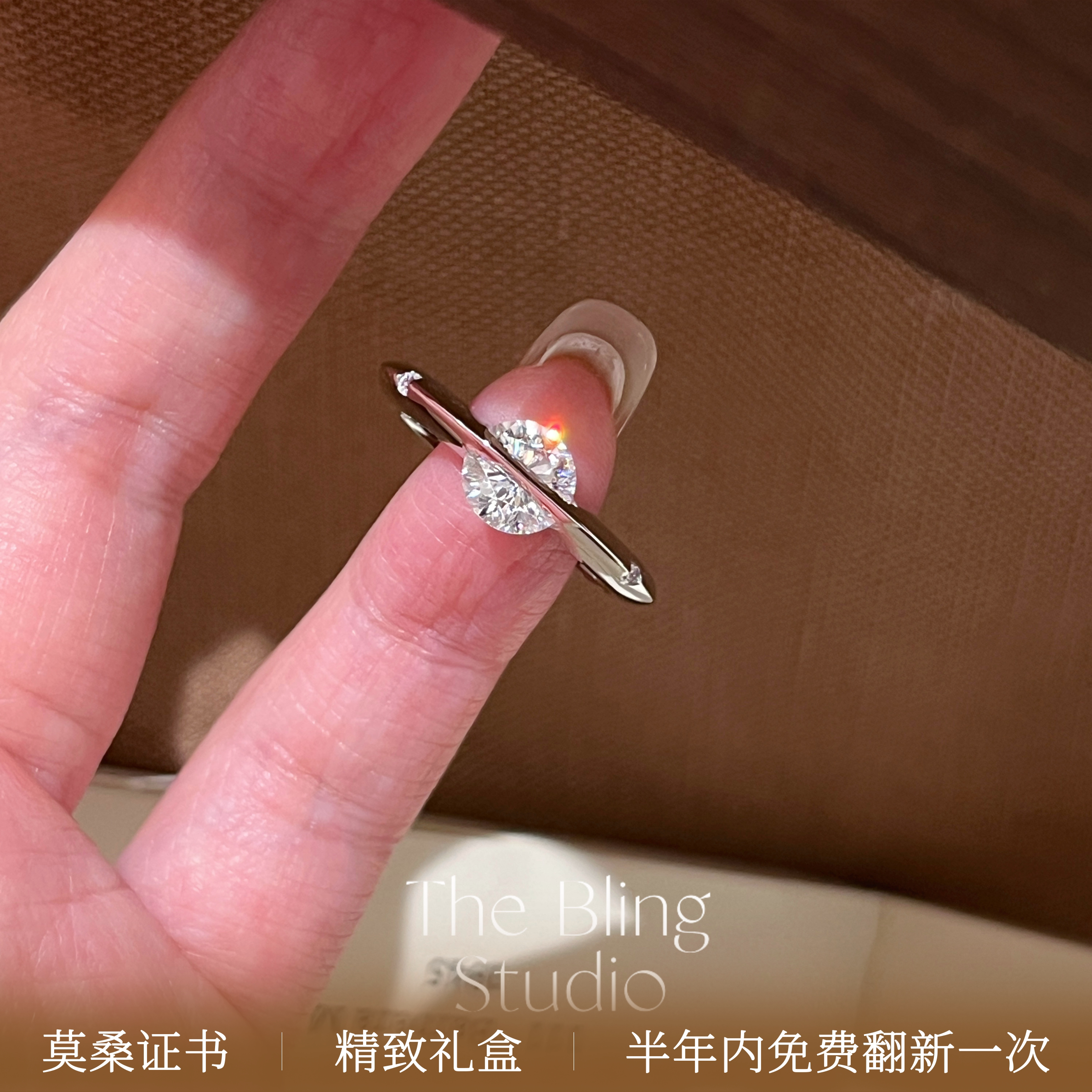 莫桑钻进口高等级D色1克拉可转动时来运转通勤订婚纯银女戒不掉色