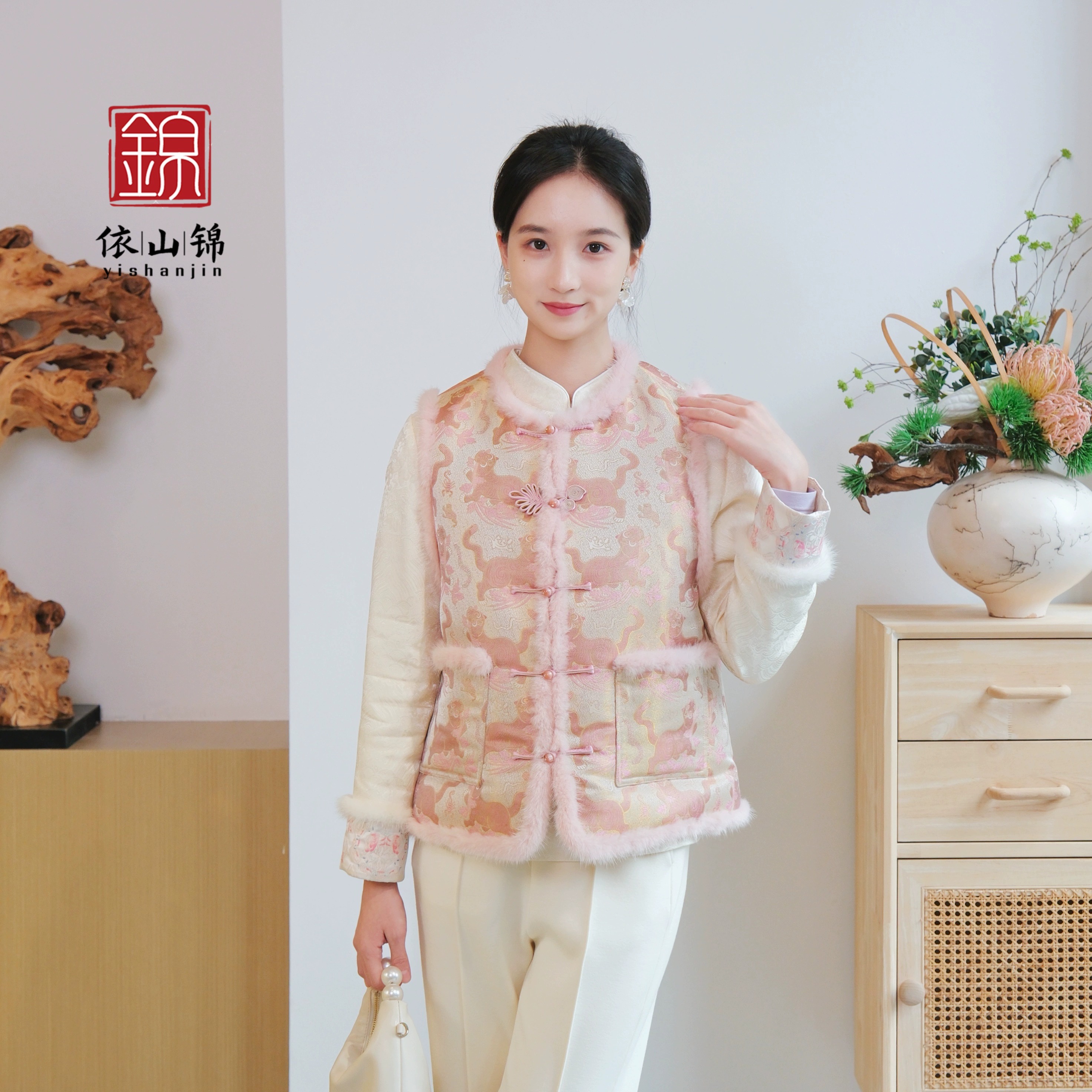 依山锦虎镇宋锦新中式鹅绒马甲