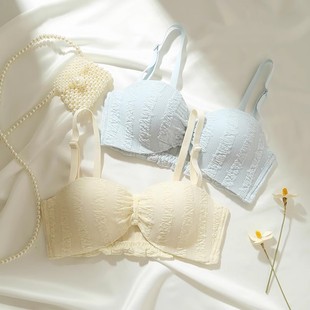 内衣女小胸聚拢显大平胸专用加厚上托防下垂蕾丝无痕少女半杯胸罩