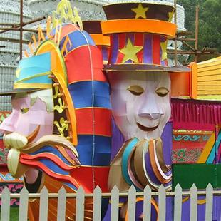 自贡厂家设计制作各种节日庆巡游卡通彩车户外 花园巡游彩车