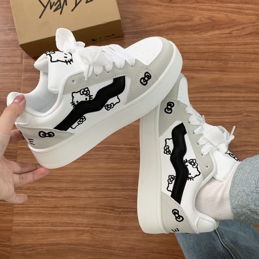 秋季可爱kt猫小白鞋女厚底面包鞋2025新款爆款初中生休闲运动板鞋