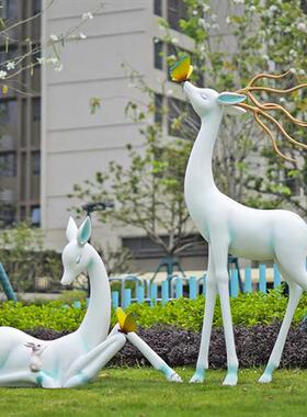 户外抽象梅花鹿玻璃钢雕塑售楼部小区草坪园林白色鹿造景模型摆件