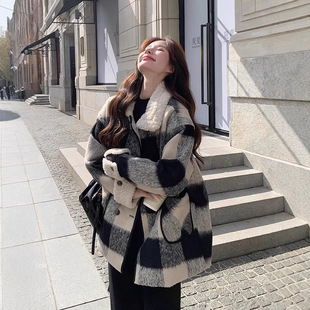 羊羔毛领格子夹棉毛呢外套女秋冬款韩系设计感赫本风加厚呢大衣