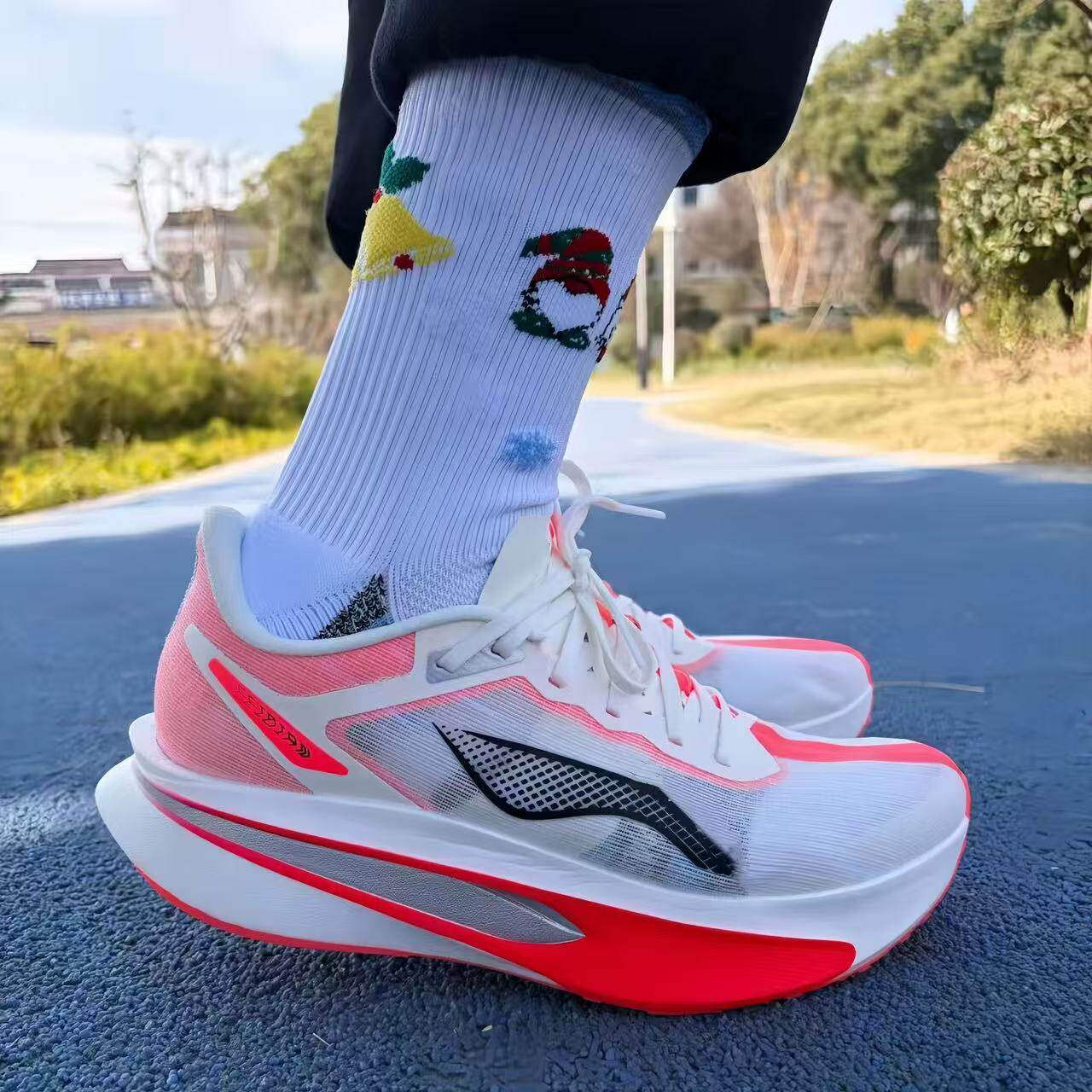 童鞋男碳板竞速跑鞋中大童超轻跑步鞋男童减震运动鞋网布加绒冬季