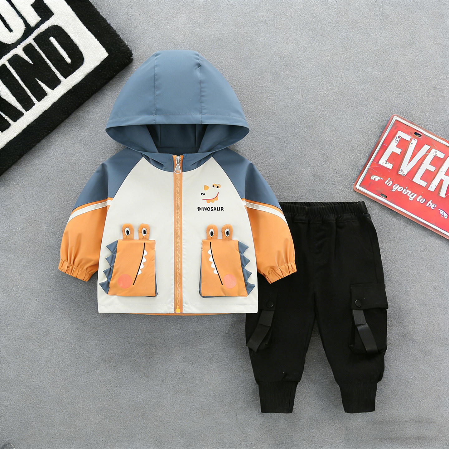男童恐龙外套套装2026春秋季新款1一4岁婴儿宝宝卡通冲锋衣两件套