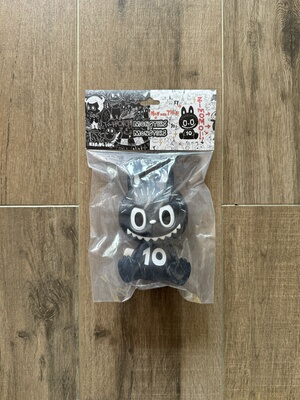 LABUBU泡泡玛特POPMART十周年THE MONSTERS  Icon Vinyl 潮流公仔