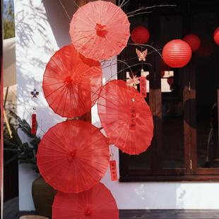 红色油纸伞瀑布新年装饰品春节店铺门头场景布置网红小院造景道具