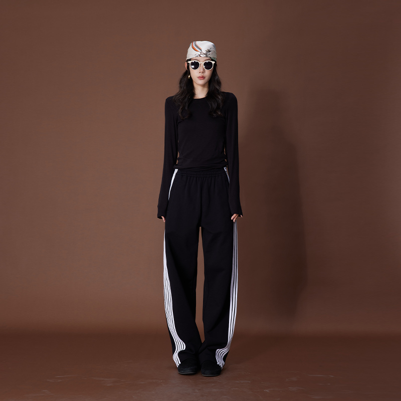 ATUMU「卫裤系列」秋冬新品丨加绒松紧腰五条杠直筒休闲裤AT489