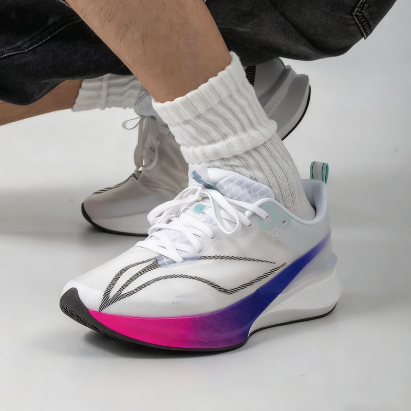 李宁 赤兔8PRO竞速训练跑步鞋 䨻丝轻量高回弹运动鞋 ARPV003