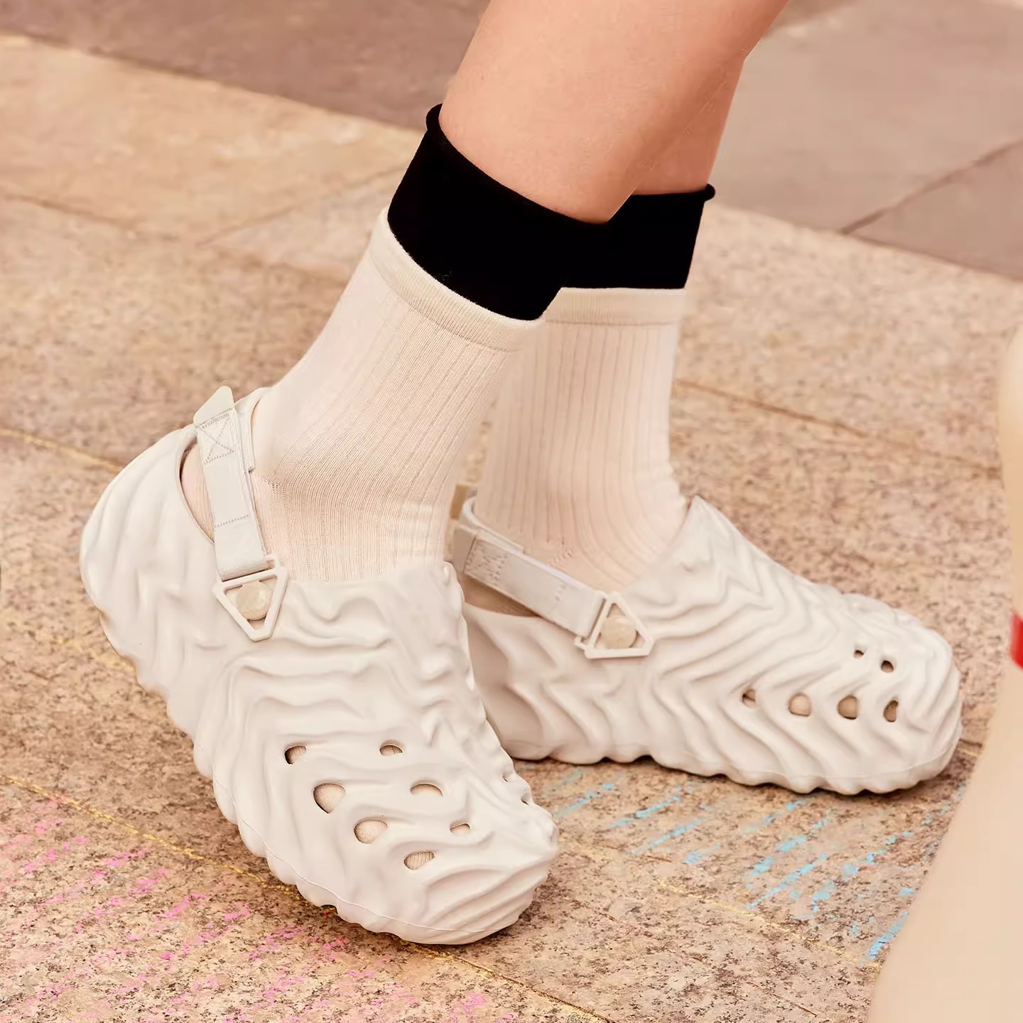 斯凯奇女鞋夏季新款沙滩洞洞鞋