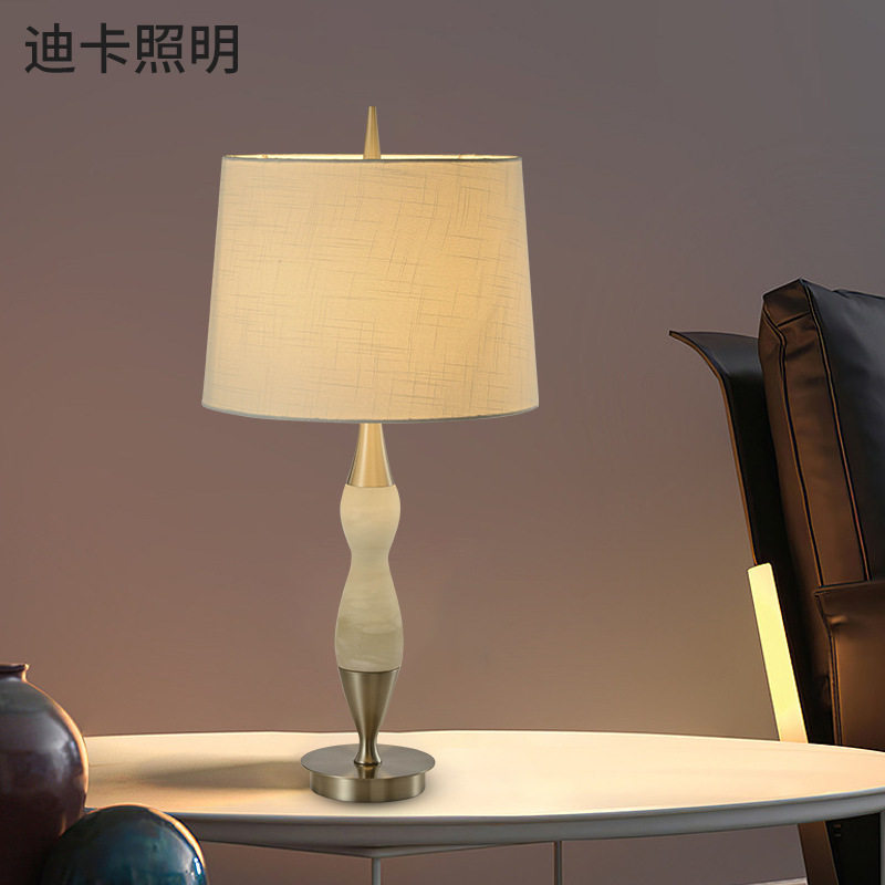美式台灯卧室床头灯高级感网红欧式床头柜台灯创意客厅浪漫氛围灯