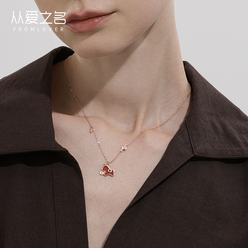 从爱之名马上暴富红玛瑙项链女