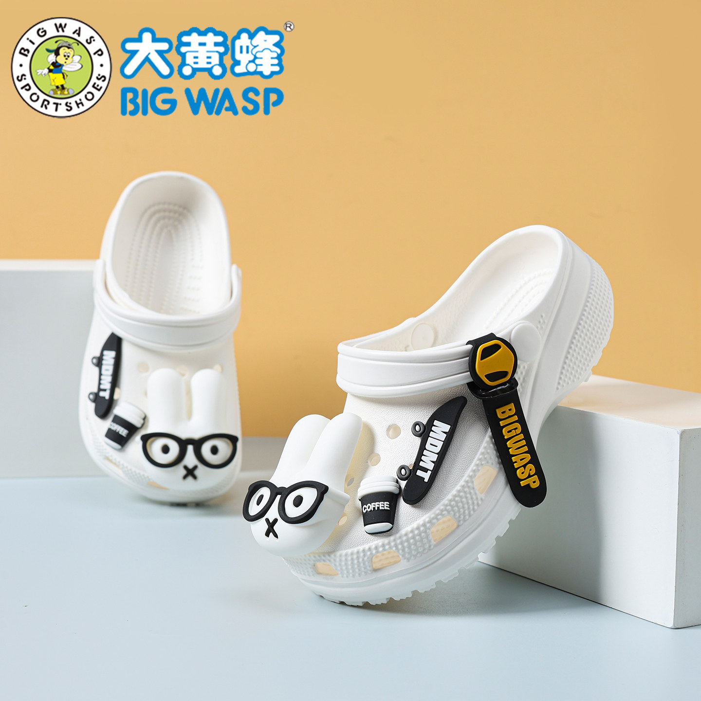 大黄蜂儿童洞洞鞋女童夏季拖鞋新款小孩外穿防滑凉拖包头沙滩凉鞋