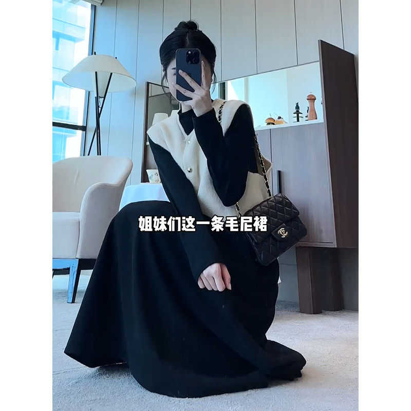 毛呢半身裙女秋冬款2025