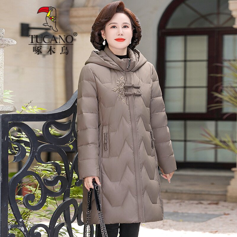 冬季年轻妈妈气质新款羽绒服女长款过膝中年时尚洋气外套冬装连帽