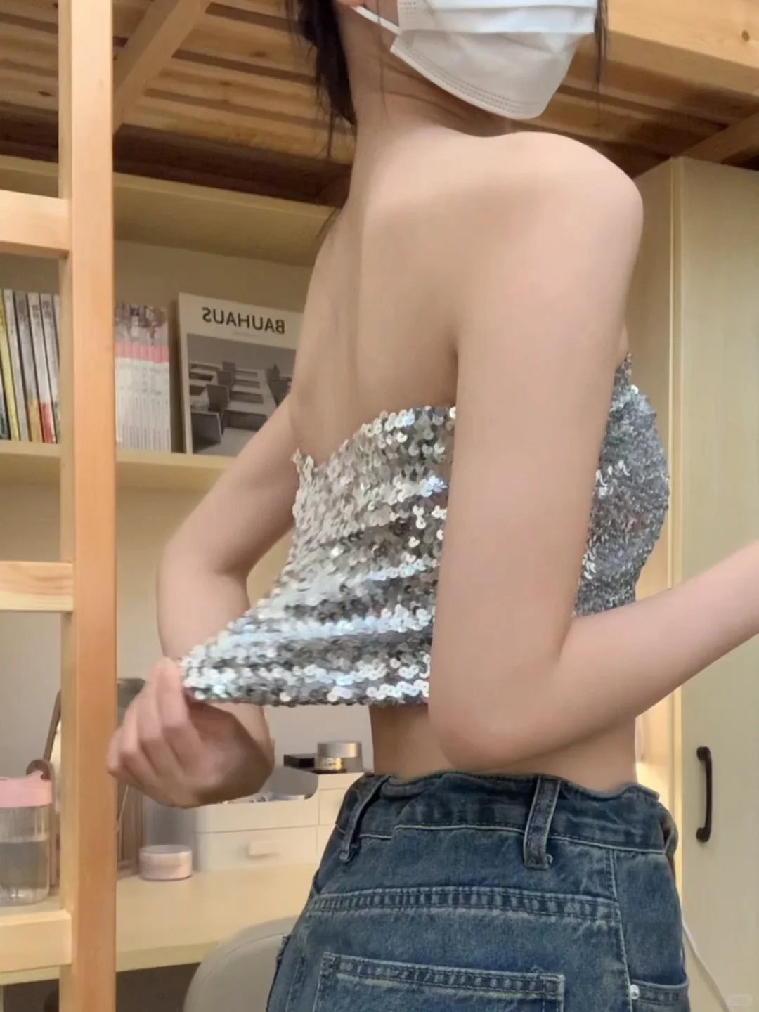 速发吸睛搭贼高~亮片抹胸吊带背心内率打底衫短款蹦迪上背辣妹露