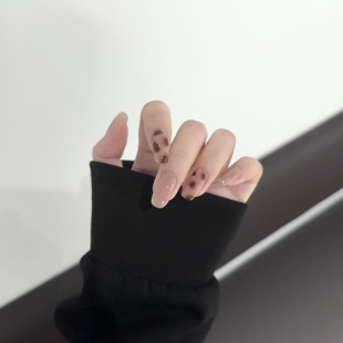 纯手工裸色豹纹秋冬美甲穿戴甲中长方2026新款轻奢高级纯欲感