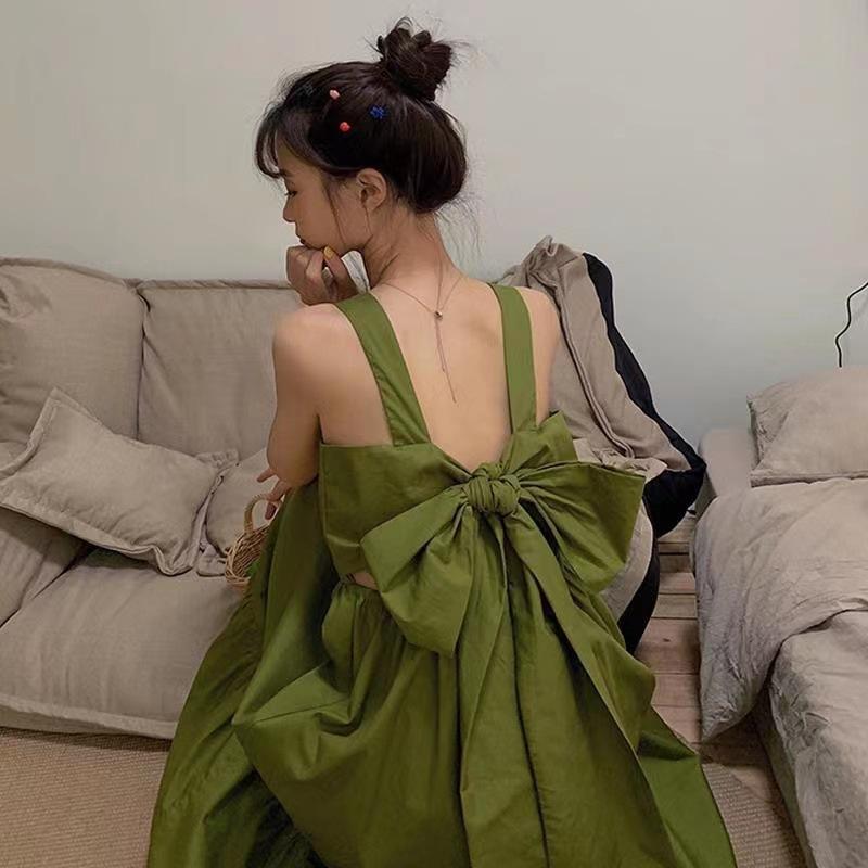 2025年超仙森系小清新牛油果绿吊带连衣裙女夏甜美露背绿色仙女裙