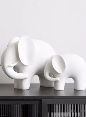 砂岩情侣大象树脂工艺品创意家居客厅摆件雕塑桌面摆件轻奢风摆件