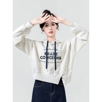 短款字母连帽卫衣女春秋2025新款不规则开叉美式宽松带帽套头上衣