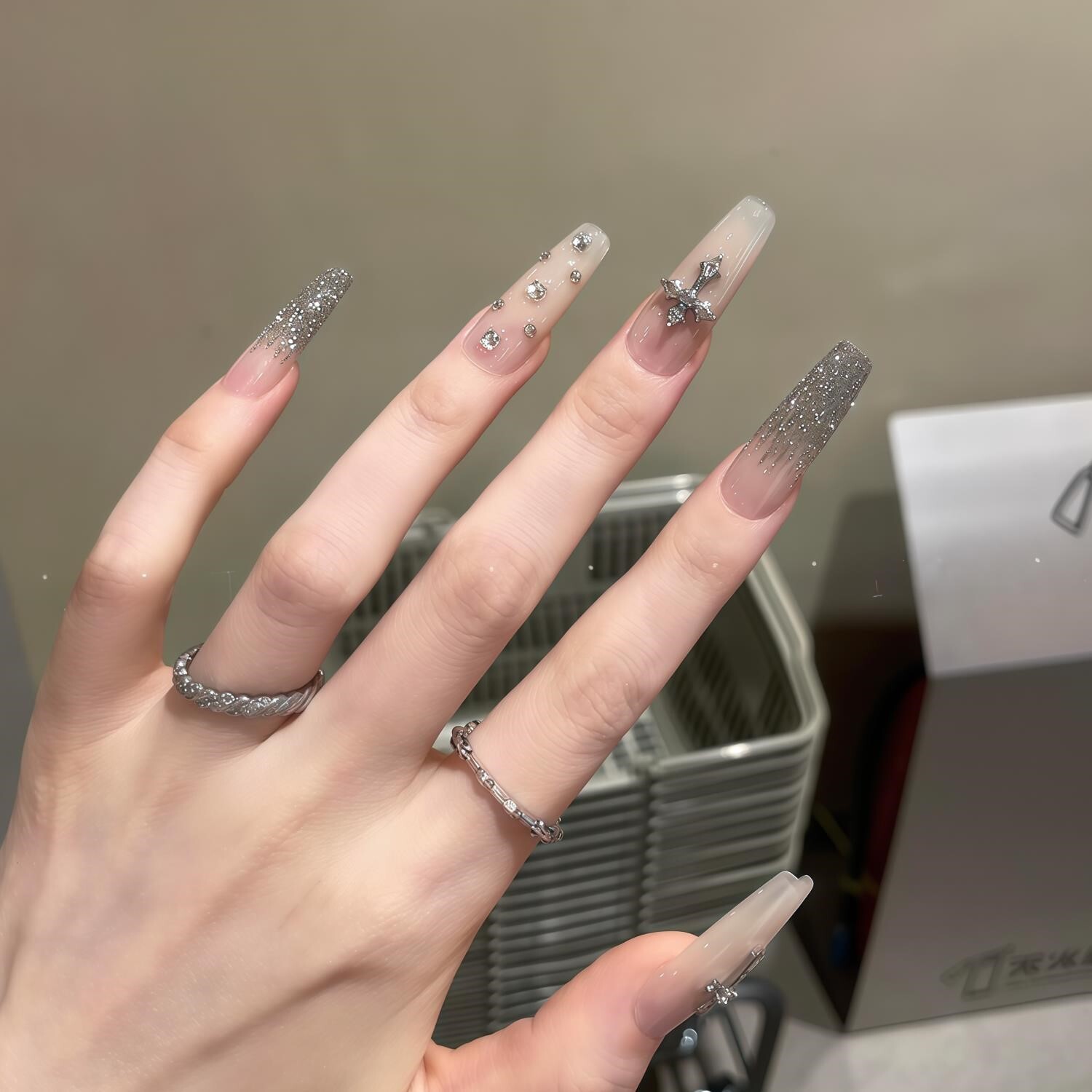 手工定制穿戴甲孕妇新娘婚甲婚纱十字架裸色渐变爆闪奢华满钻美甲