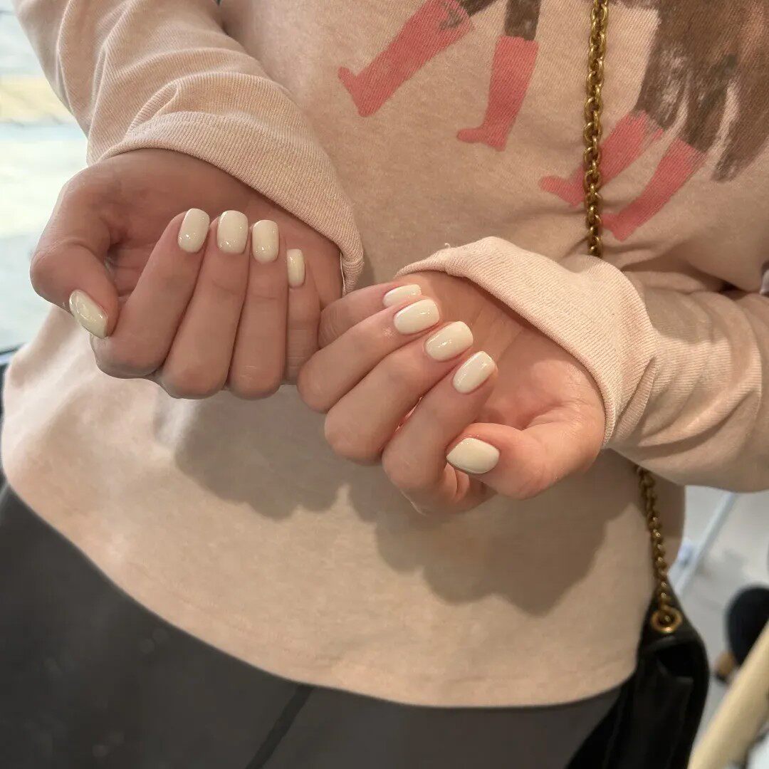 乳白色假指甲贴片穿戴式美甲欧美日系纯色冰透显白短甲手工成品穿