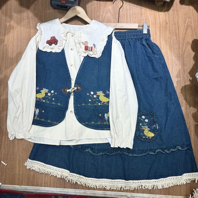 春季文艺小狗花边衬衫